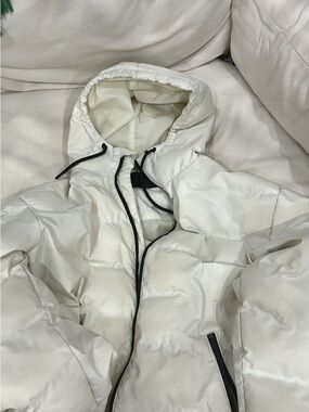 Women's White Puffer Hooded Jacket - Lightweight Insulated Coat